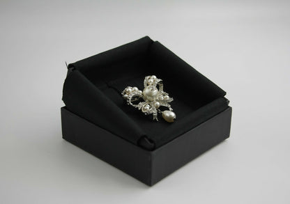 Chanel C20B Imitation Pearl Bow Brooch