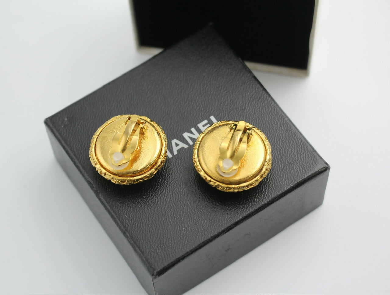 Chanel Vintage 93P Lava Black Gold Clip-on Earrings