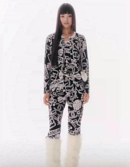 Chanel 23N Black & White Cashmere Top