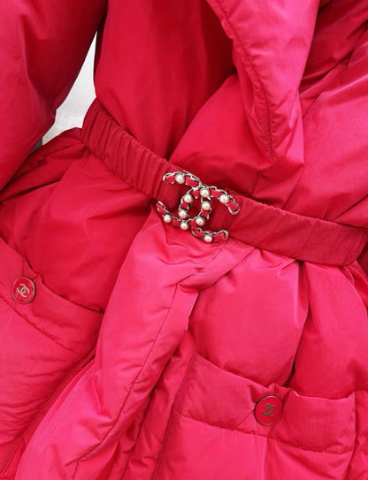 Chanel Fall/Winter 2019/2020 Puffer jacket in Red with belt size 34