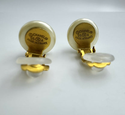 Chanel Vintage 95A Faux Pearl White Round Clip-on Earrings