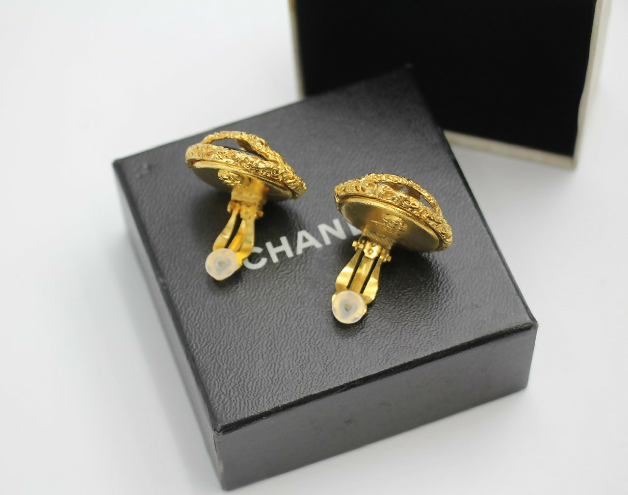 Chanel Vintage 93P Lava Black Gold Clip-on Earrings