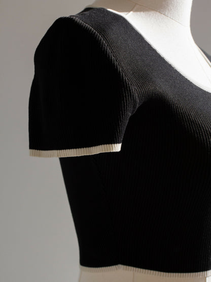 Iconic Chanel Vintage Spring 1995 Black White Ribbed CC 95P Cropped Cardigan