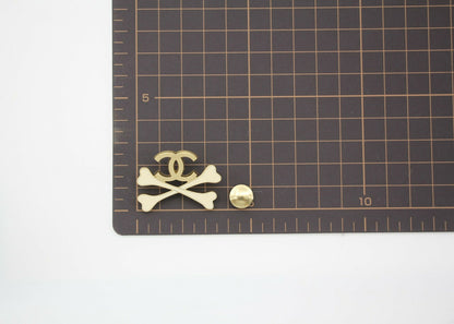 Chanel Vintage 03P Enamel White Skull Brooch