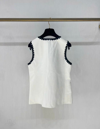 Chanel 21C four-pocket black and white woven leather vest size 34