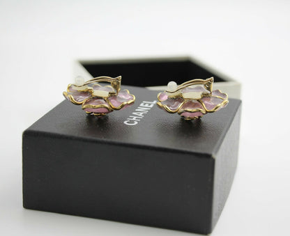 Chanel Vintage 02A Gripoix Pink Camellia Clip-on Earring