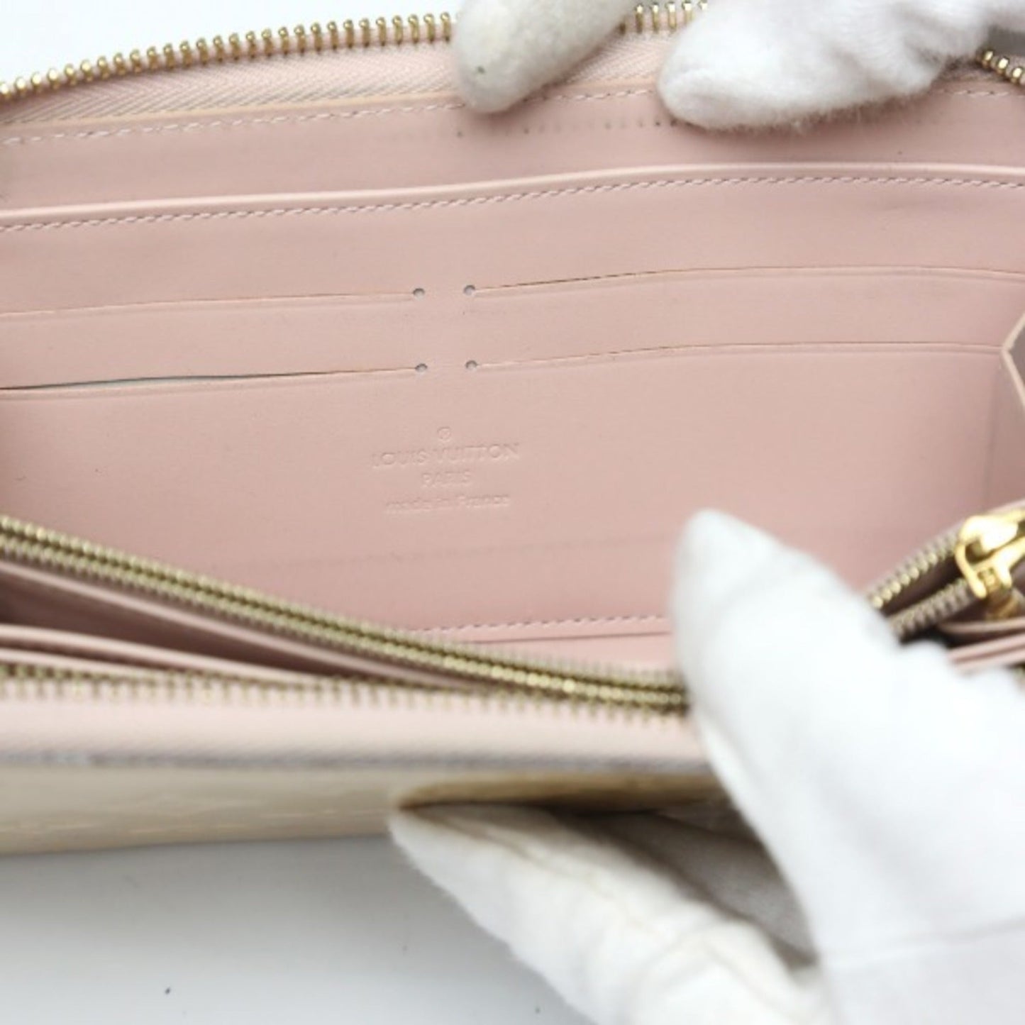 Louis Vuitton Zippy wallet