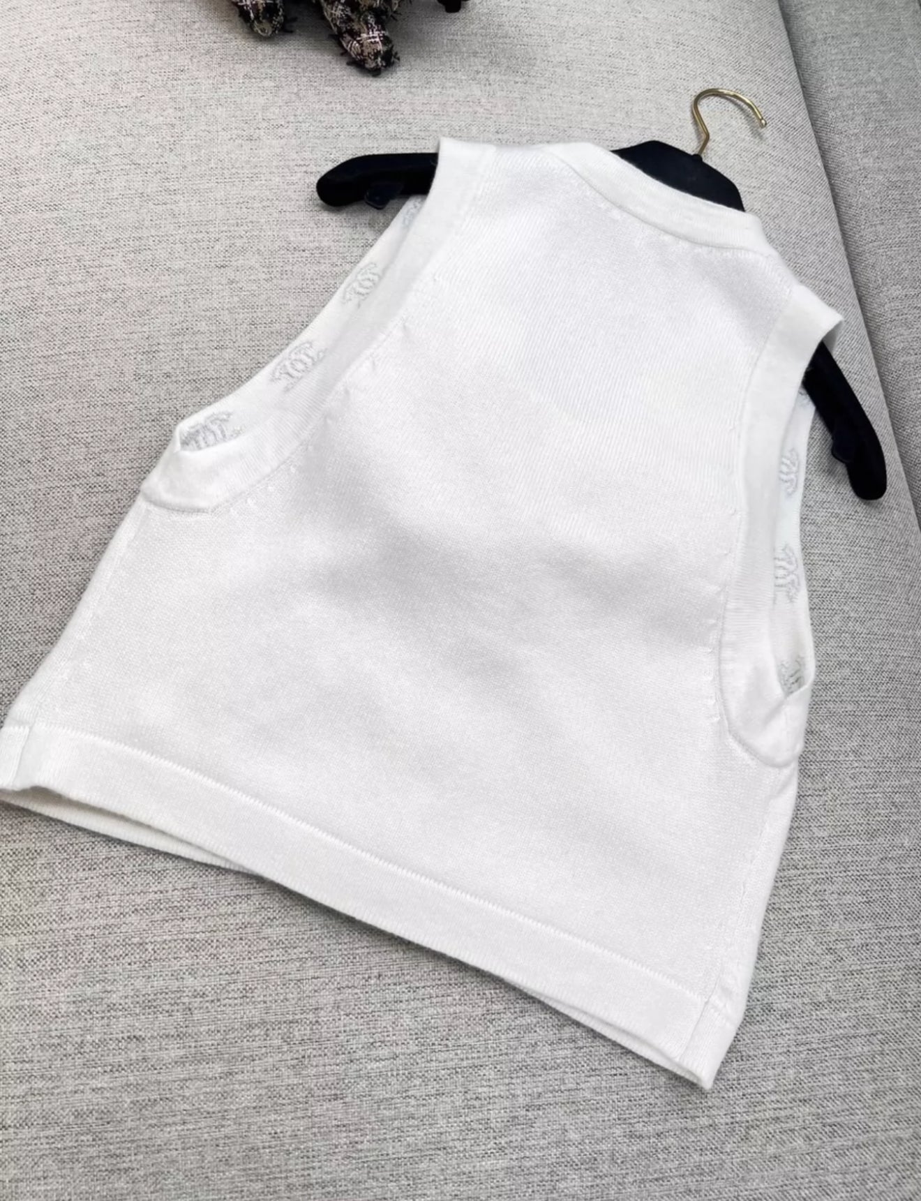 Chanel 23k white camellia cashmere vest