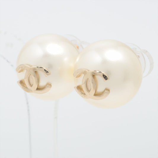 ITEM 20 - Chanel Coco CC Large Pearl Costume Earrings