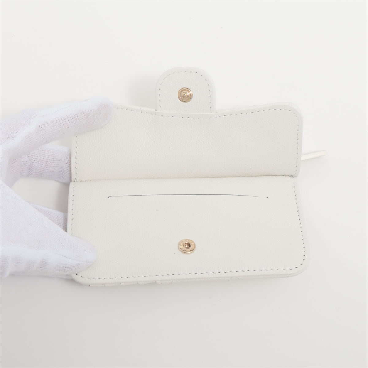 Chanel Matelasse Caviar White 5 Slot Zipper Card Case