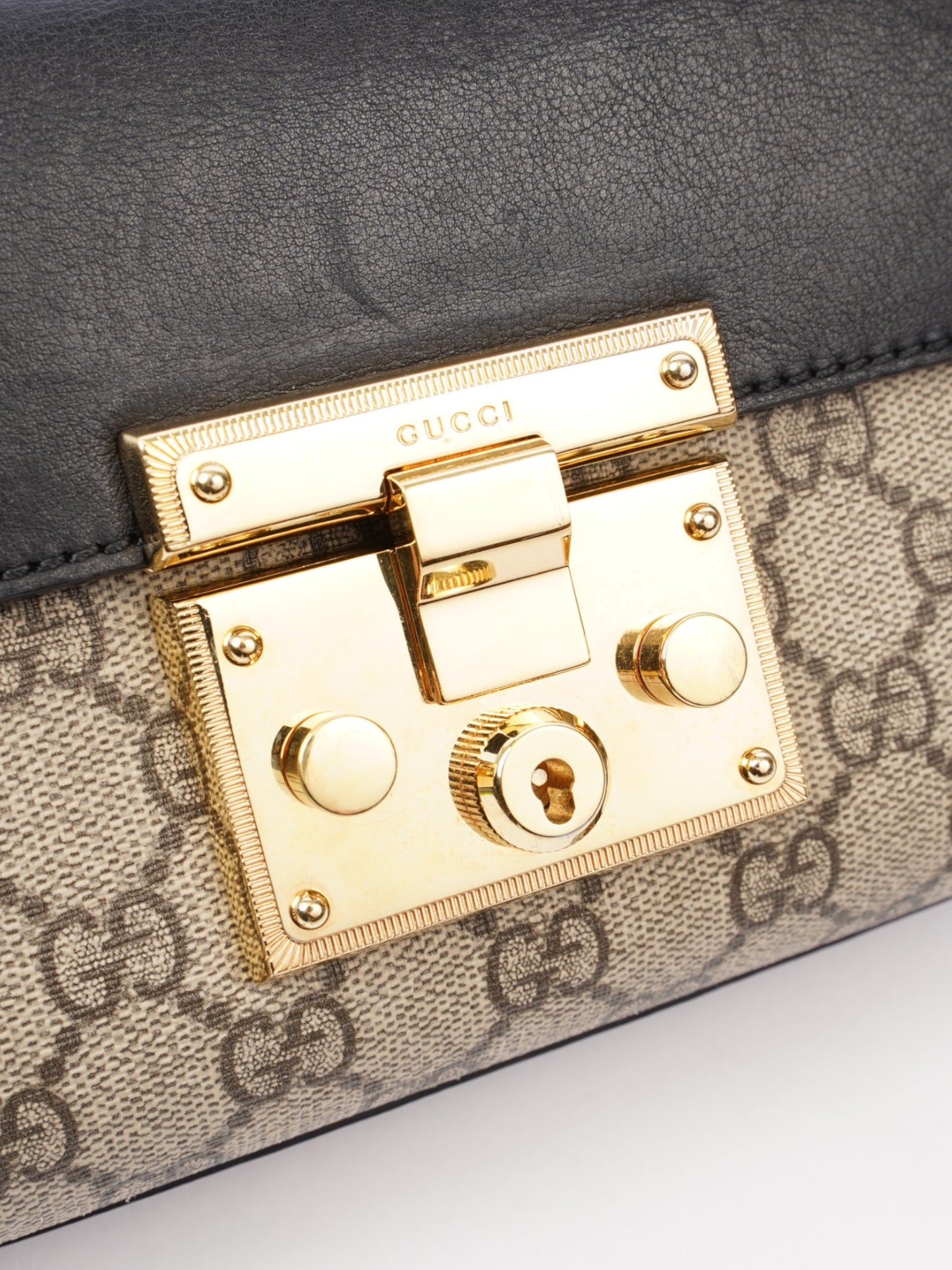 Gucci Padlock Shoulder Bag Black / Supreme Leather Mini