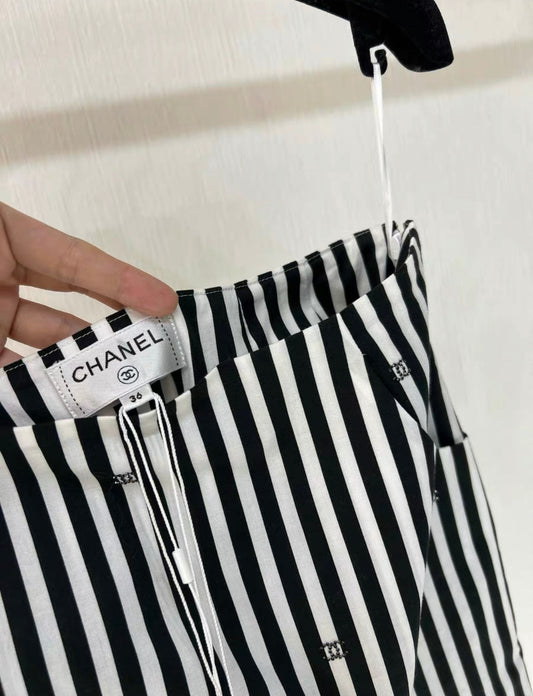 Chanel 24M coco beach striped skirt with CC logo and sparkling diamonds, brand new with tag, size 36