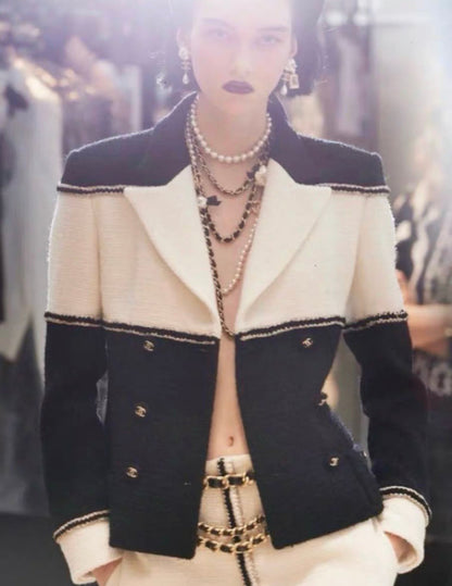 CHANEL 20A METIER D'ART BLACK ECRU TWEED JACKET size 38