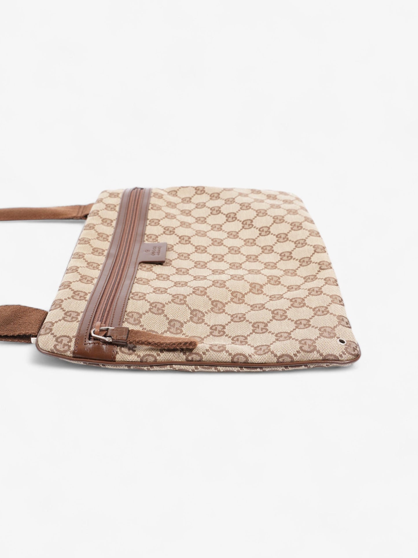 Gucci Flat Messenger Bag GG Supreme Canvas