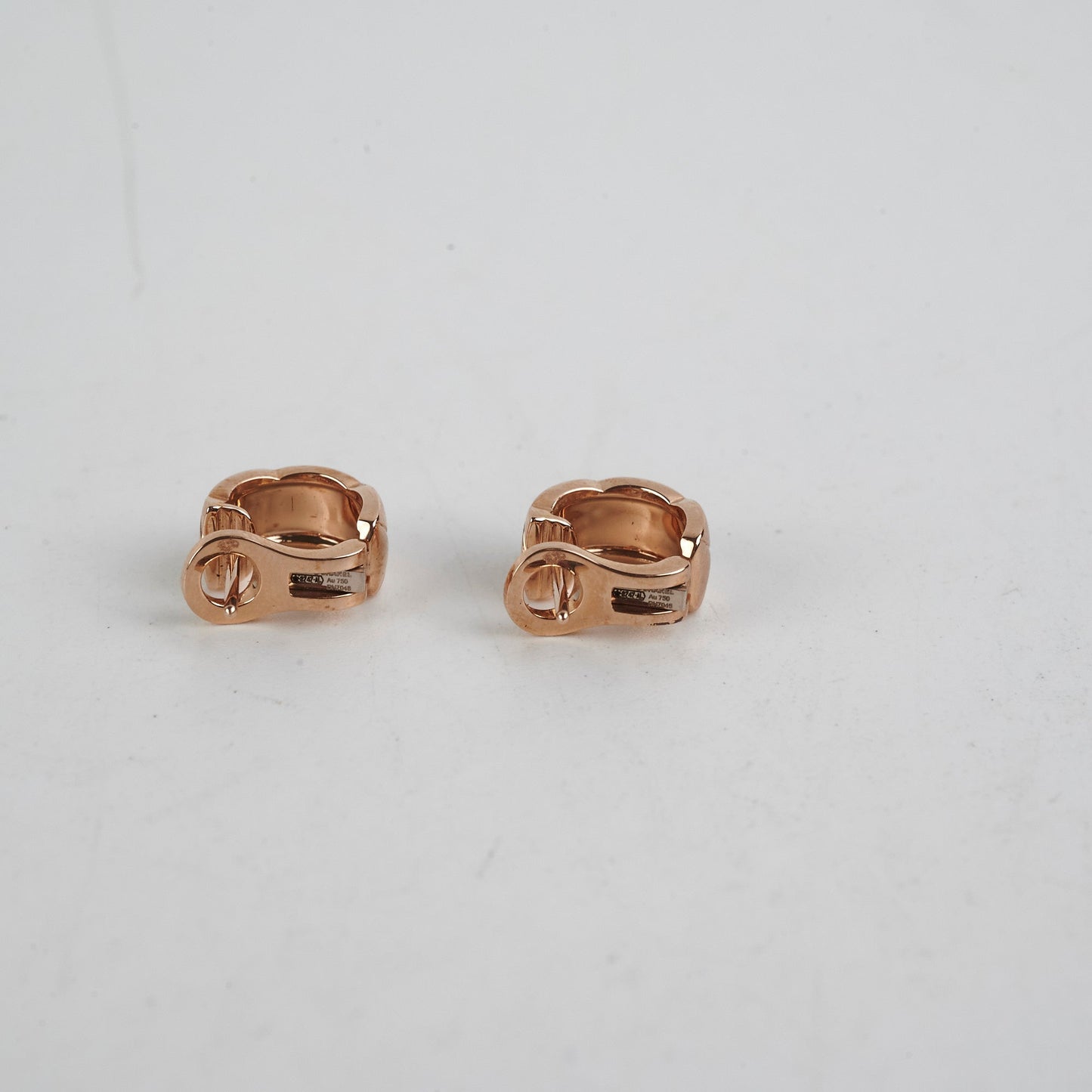 Chanel Coco Crush Earrings - Beige Gold