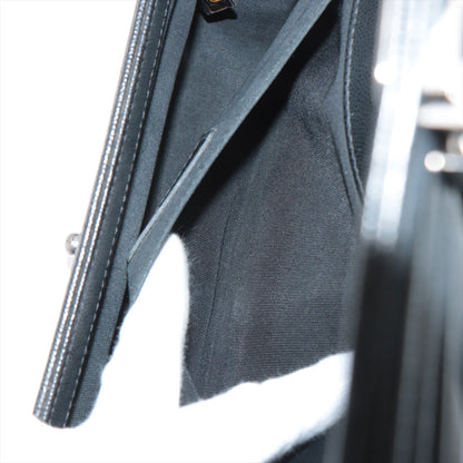Chanel Old Medium Boy Chevron Caviar Black - 25 series