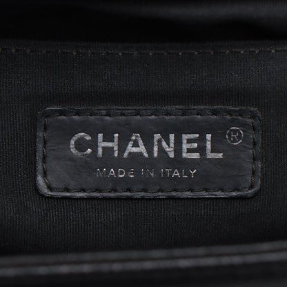 Chanel Old Medium Boy Chevron Caviar Black - 25 series