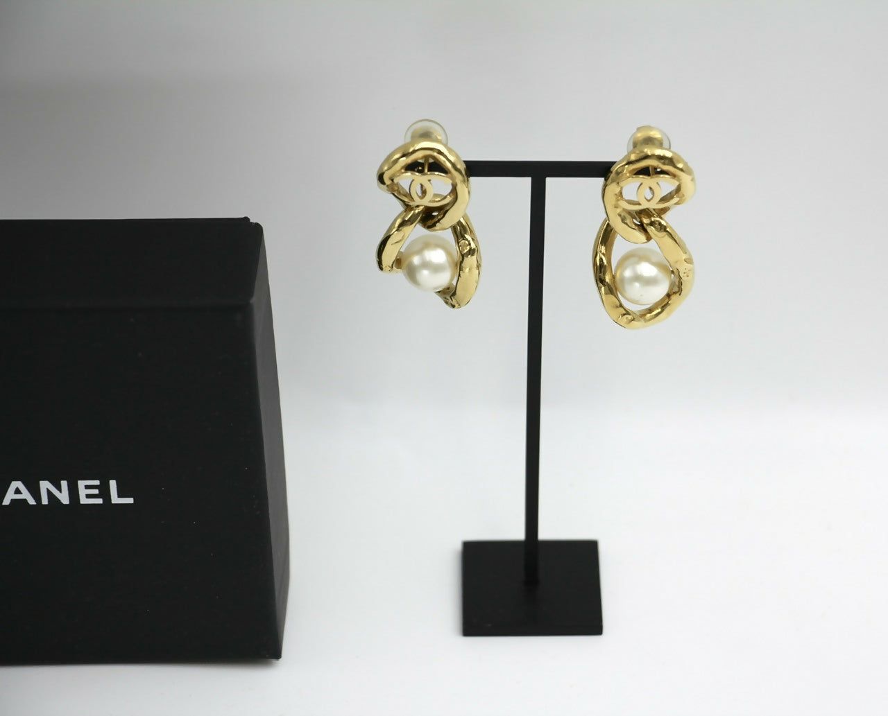 Chanel L20C Imitation Pearl Figure Eight Two-Buckle Lock Earrings