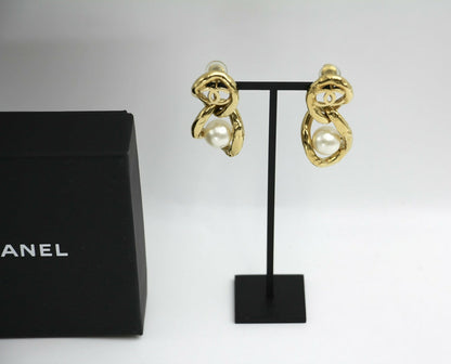 Chanel L20C Imitation Pearl Figure Eight Two-Buckle Lock Earrings