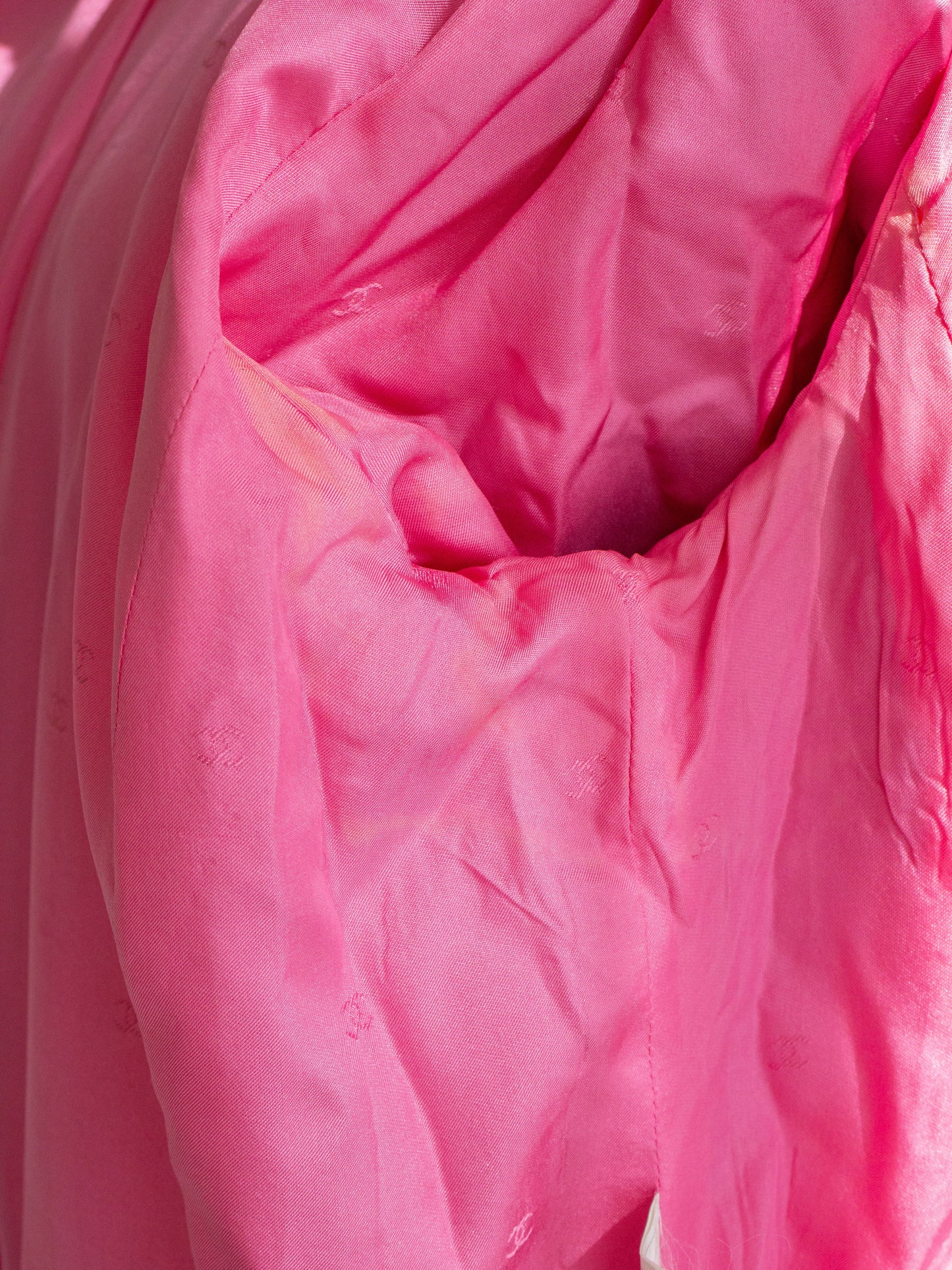 Chanel Vintage Spring/Summer 1995 Pink Barbie Gold Zip Tweed 95P Jacket