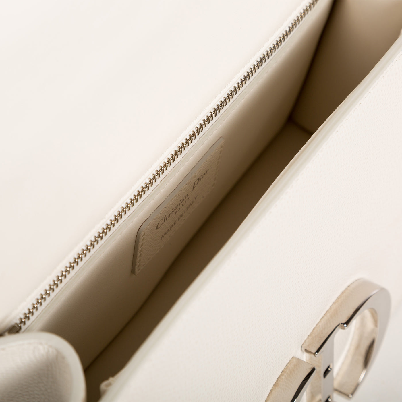 Christian Dior 30 Montaigne Chain Bag - Grained Calfskin