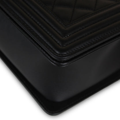 Chanel Boy Bag - New Medium