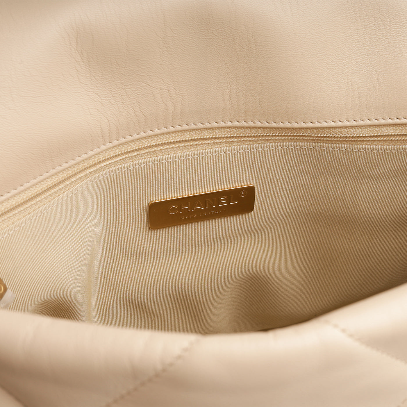 Chanel Chanel 19 Flap Bag - Maxi