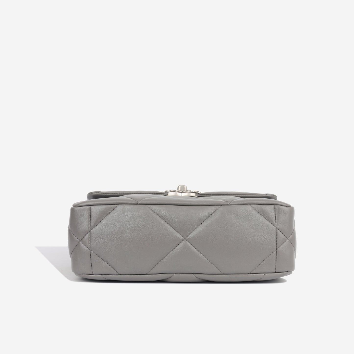 Chanel Chanel 19 - Small