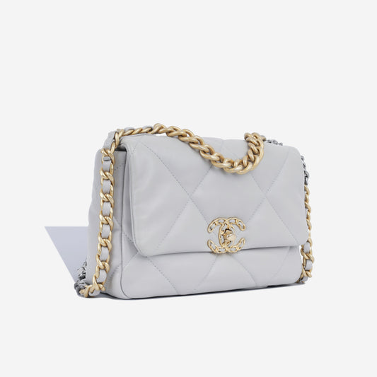 Chanel Chanel 19 - Small