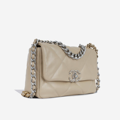 Chanel Chanel 19 - Small