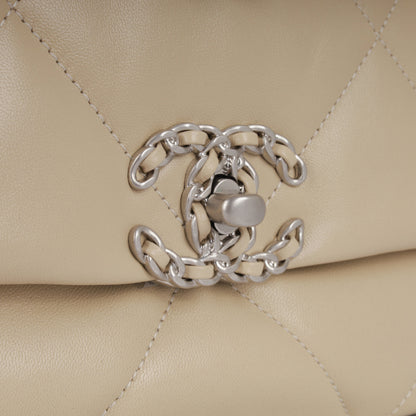 Chanel Chanel 19 - Small