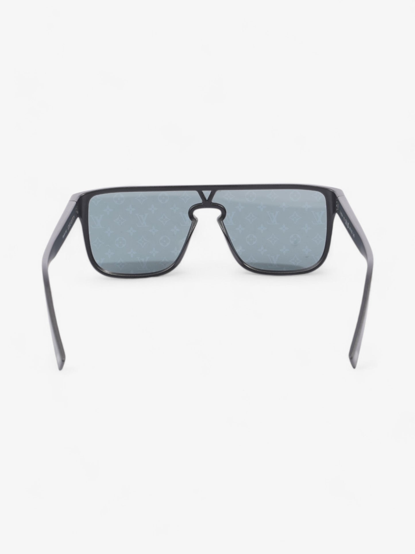Louis Vuitton LV Waimea Sunglasses Black Acetate 145mm