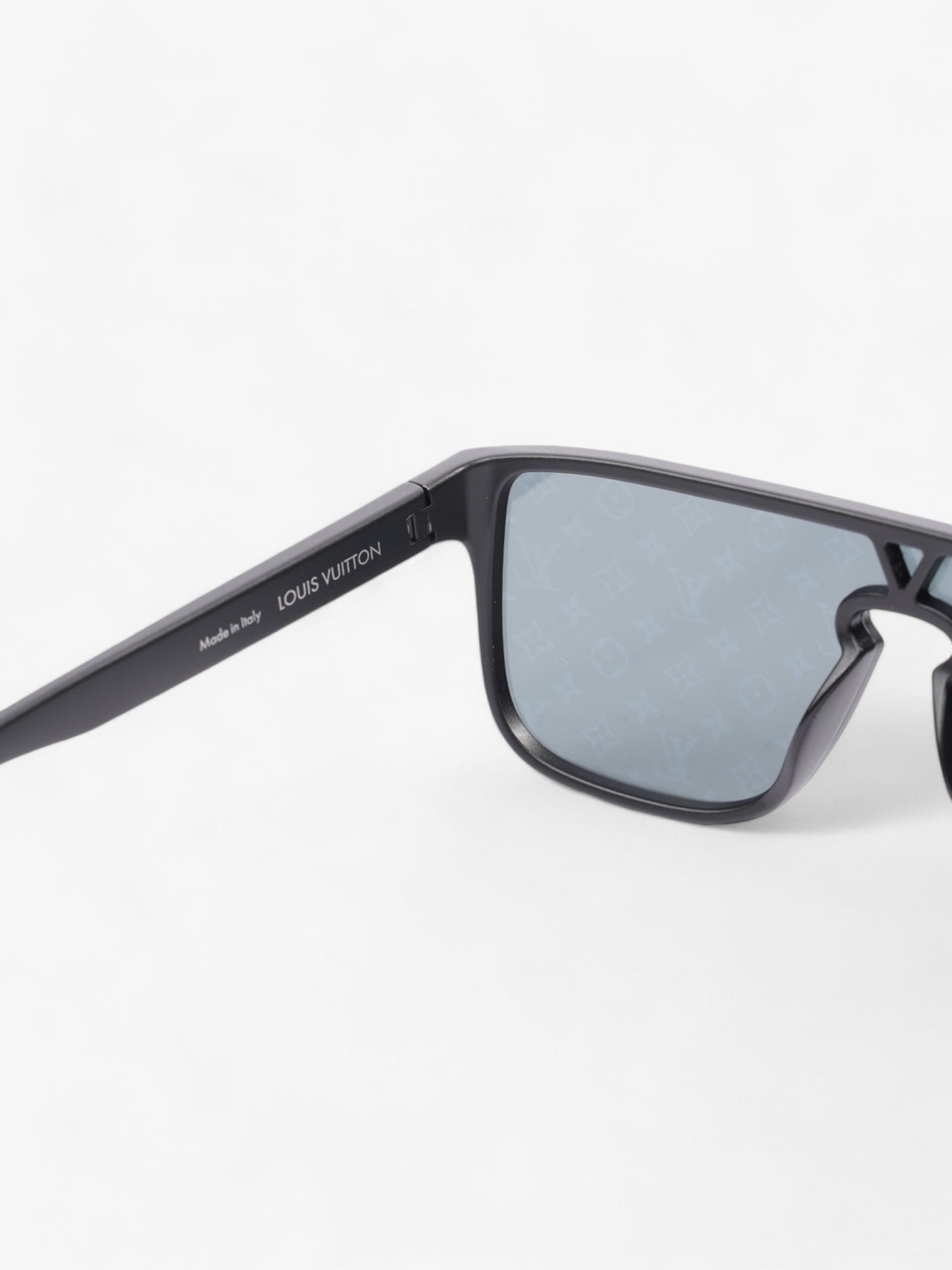 Louis Vuitton LV Waimea Sunglasses Black Acetate 145mm