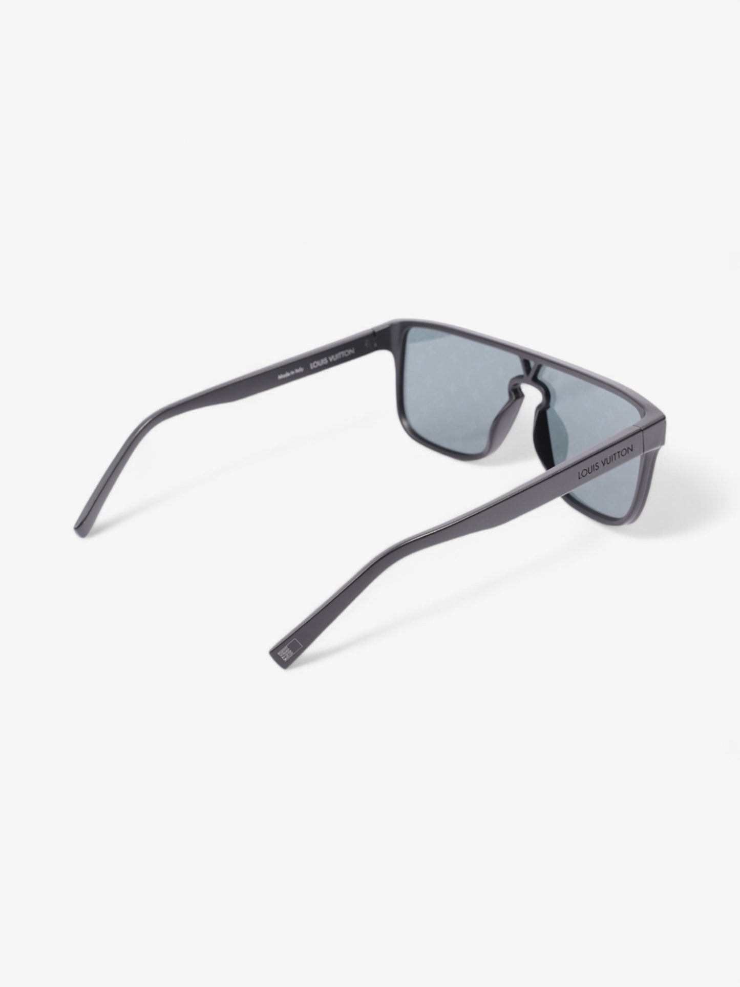 Louis Vuitton LV Waimea Sunglasses Black Acetate 145mm