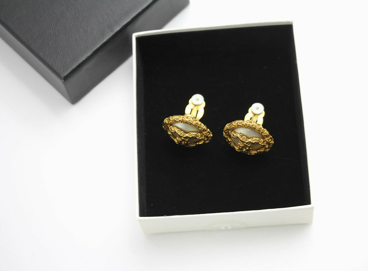 Chanel Vintage 93A White Lava Round Clip-on Earrings