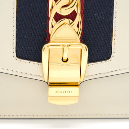 Gucci Sylvie Super mini Bag white with