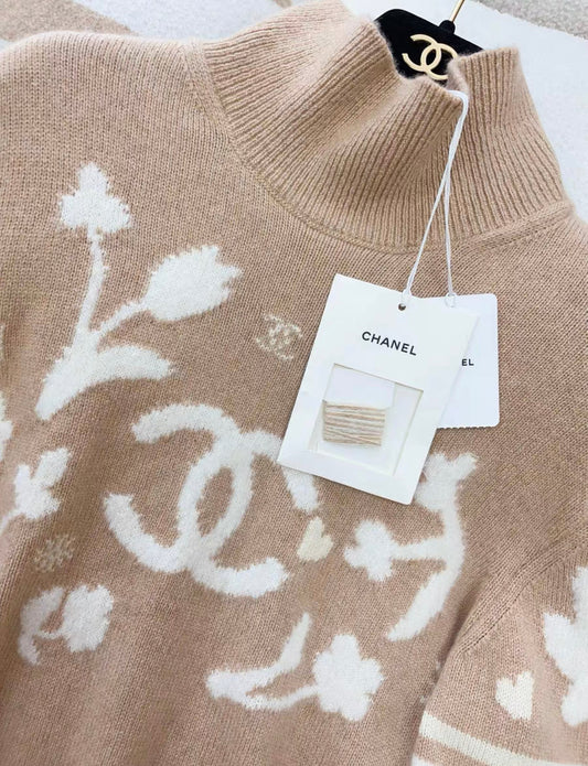Chanel 24N coco neige beige and white knitted cashmere sweater size 38