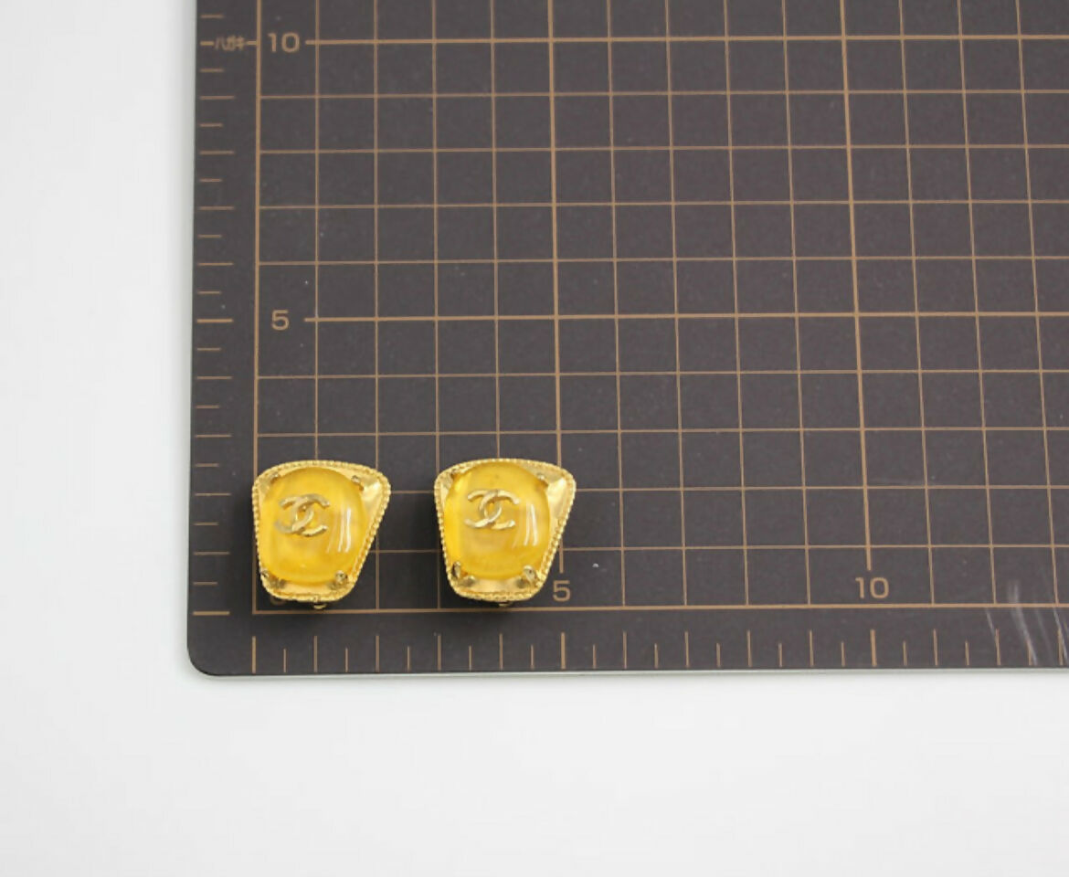 Chanel Vintage 97A Gripoix Yellow Square Candy Clip-on Earrings