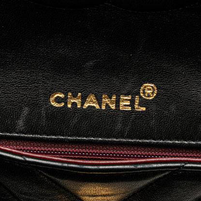 Chanel CC Chevron Lambskin Crossbody (SHG-N7XQs1)
