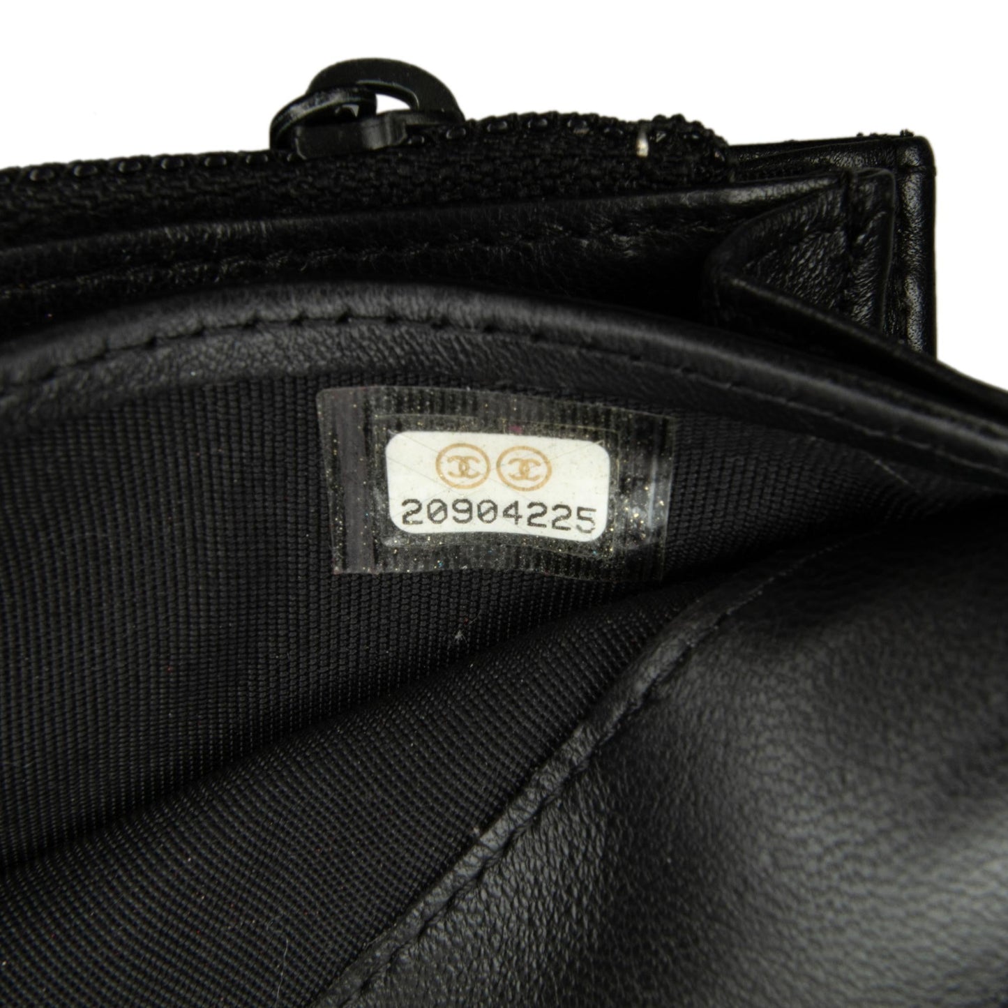 Chanel CC Chevron Lambskin Long Wallet (SHG-GJrUFh)