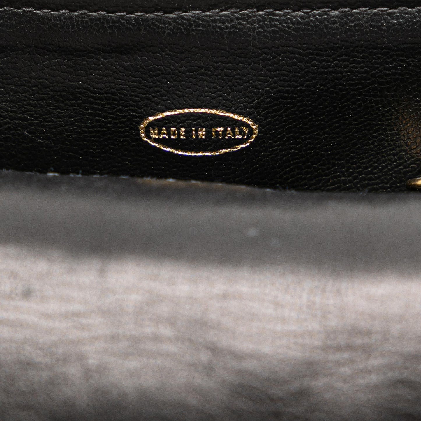 Chanel CC Quilted Lambskin Belt Bag (SHG-GMYcCg)