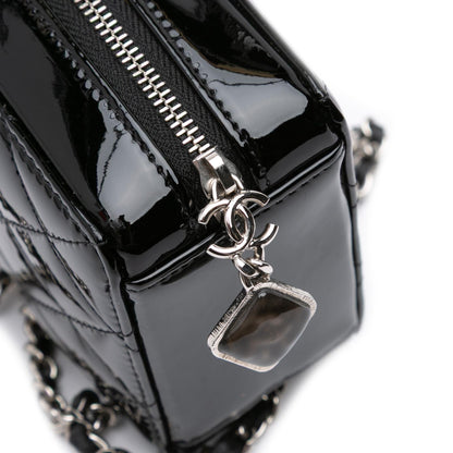 Chanel CC Quilted Patent Diamond Resin Clutch With Chain