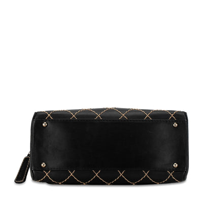Chanel CC Wild Stitch Lambskin Handbag (SHG-GFLpJL)