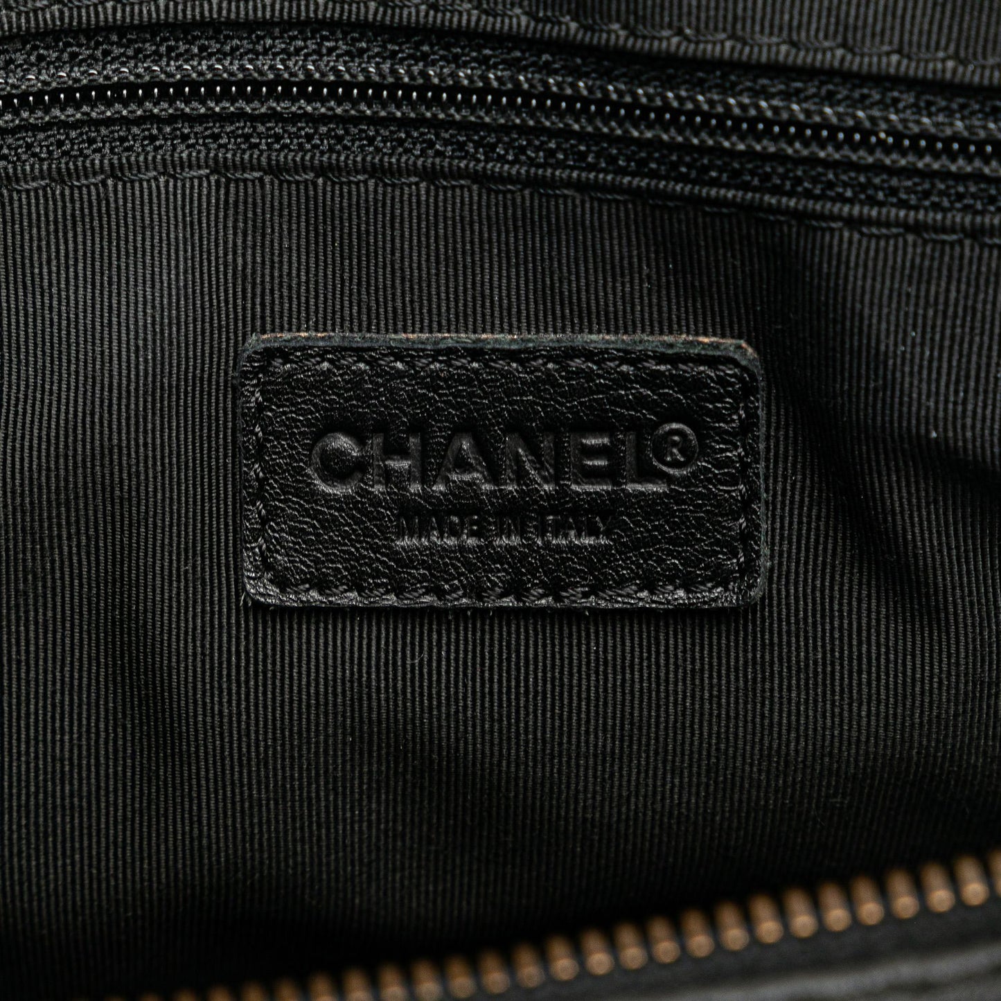 Chanel CC Wild Stitch Lambskin Handbag (SHG-GFLpJL)