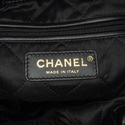 Chanel Calfskin Quilted 22 Backpack (SHG-TXZEKc)