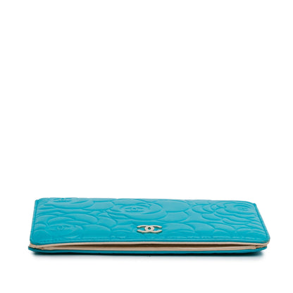 Chanel Camellia Embossed Lambskin Bifold Wallet (SHG-DrLXTc)