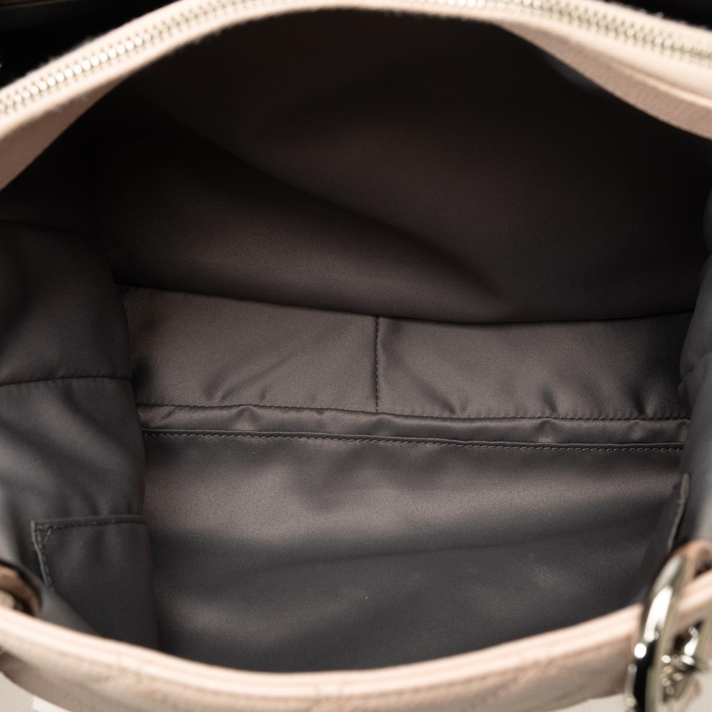 Chanel Caviar Grand Shopping Tote (SHG-QS2NB1)