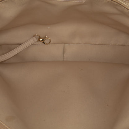 Chanel Caviar Grand Shopping Tote (SHG-GVzwth)