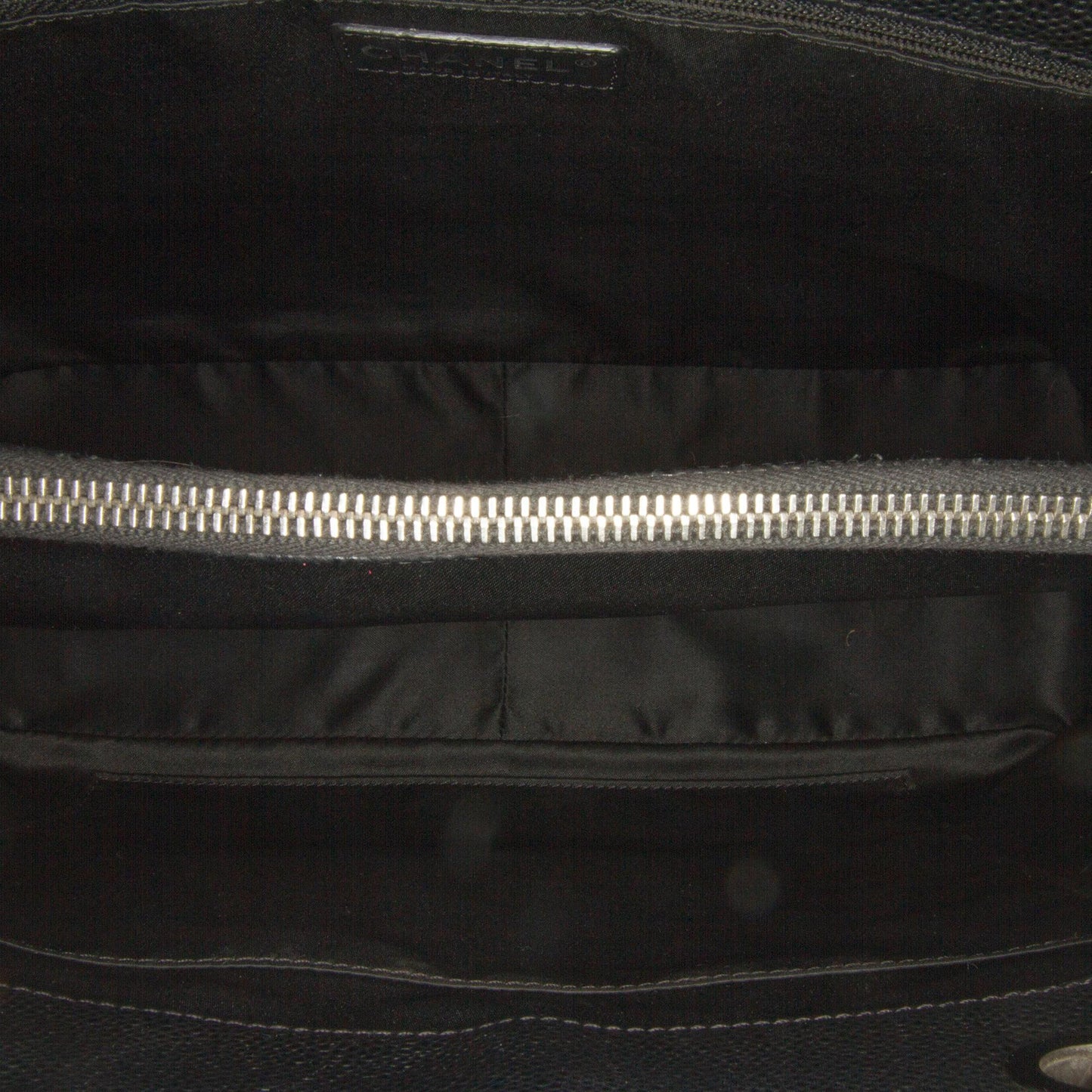Chanel Caviar Grand Shopping Tote (SHG-LszQLM)