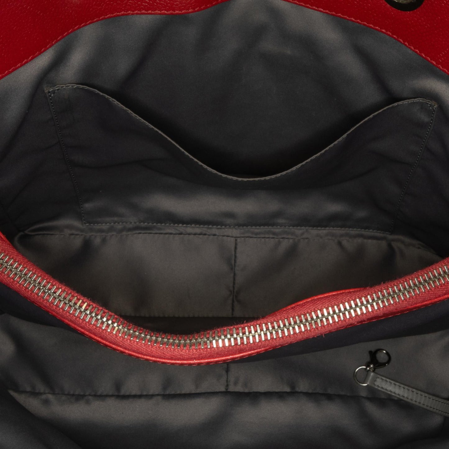 Chanel Caviar Grand Shopping Tote (SHG-gPGnml)